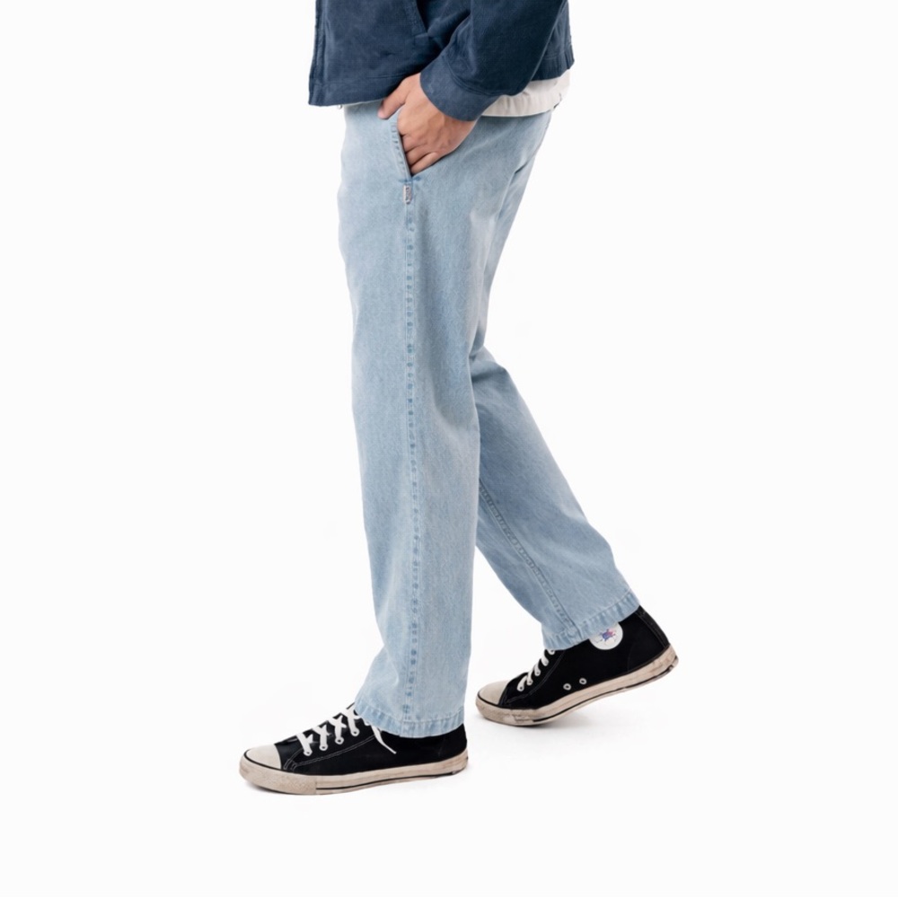 Birdwell L Cardiff Jean relaxed pull on elastic Light Wash beach britches